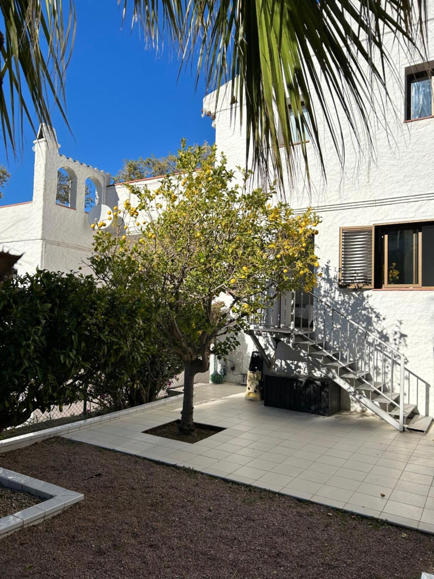 Appartement Duplex Rosas Avec Terrasse Magnifique Jacuzzi Vue Mer Exterior photo