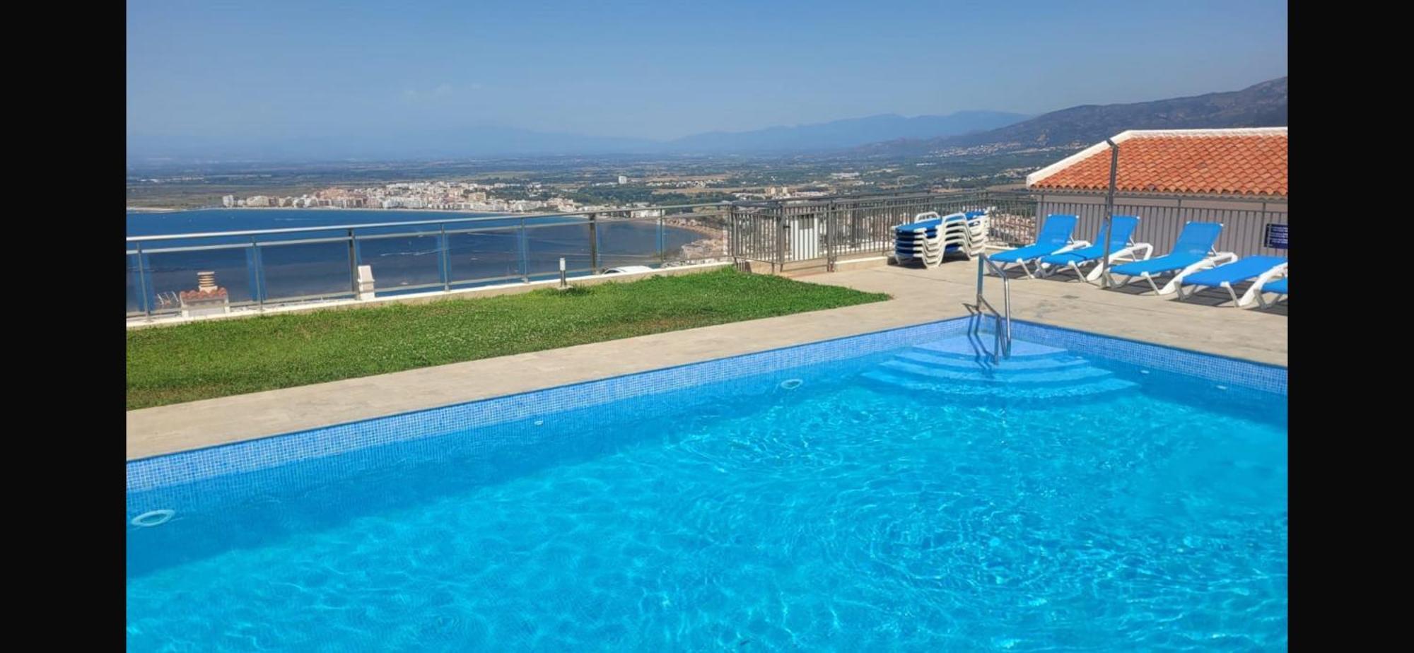 Appartement Duplex Rosas Avec Terrasse Magnifique Jacuzzi Vue Mer Exterior photo